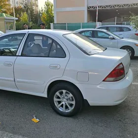 Nissan Sunny 2008