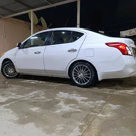 Nissan Versa 2011