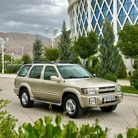 Infiniti QX4 1999