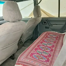 Mitsubishi Pajero 1999