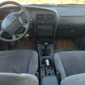 Nissan Primera 1995