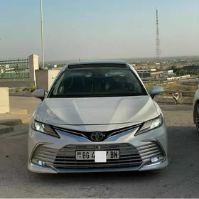 Toyota Camry 2019