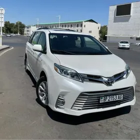 Toyota Sienna 2019
