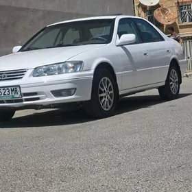 Toyota Camry 2000