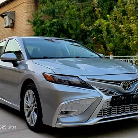 Toyota Camry 2021