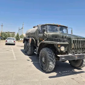 Ural 4320 1987