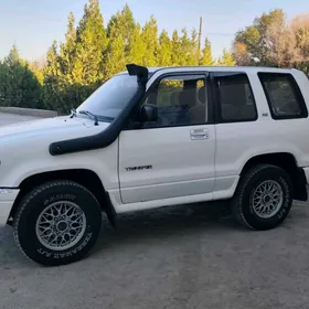 Isuzu Trooper 2000