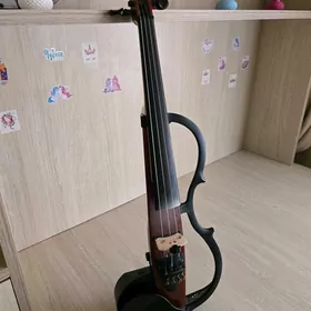 Skripka Yamaha