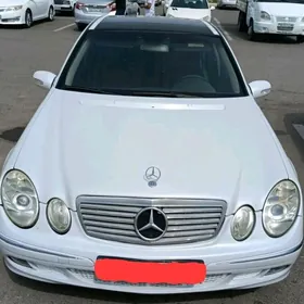 Mercedes-Benz E320 2002