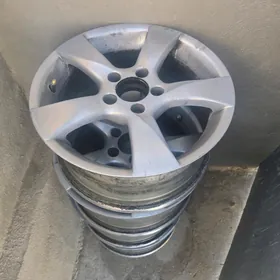 Mersedes diska r16