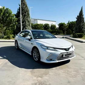 Toyota Camry 2021