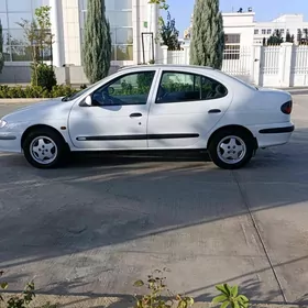 Renault Clio 1999