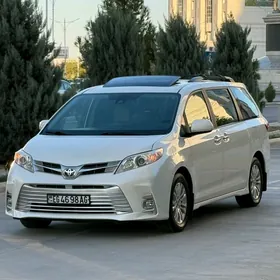 Toyota Sienna 2020