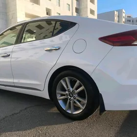 Hyundai Elantra 2018