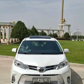 Toyota Sienna 2020