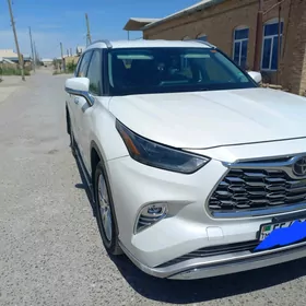 Toyota Highlander 2021