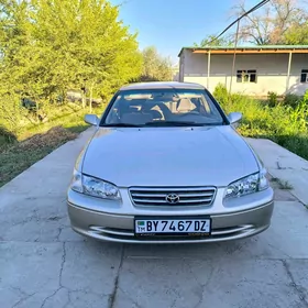 Toyota Camry 2001
