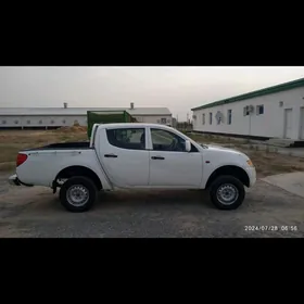 Mitsubishi L200 2008