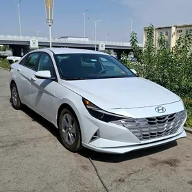 Hyundai Elantra 2022