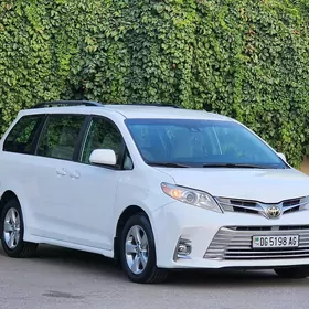 Toyota Sienna 2019