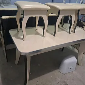 Kuhniýa stol stul troýka