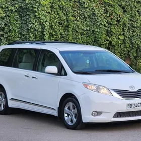 Toyota Sienna 2016