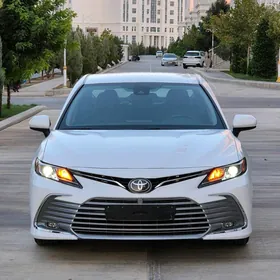 Toyota Camry 2021