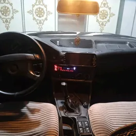 BMW 525 1989
