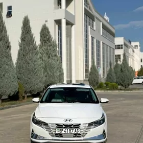 Hyundai Elantra 2021