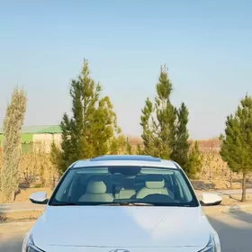 Hyundai Elantra 2021