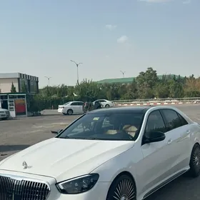 Mercedes-Benz E350 2023