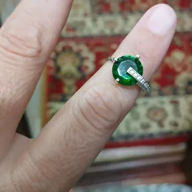 Izimrud gaşly kümüş komplekt