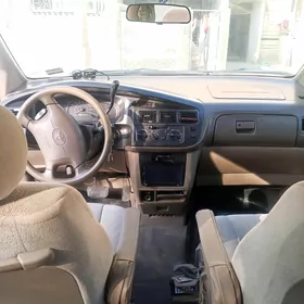 Toyota Sienna 1999