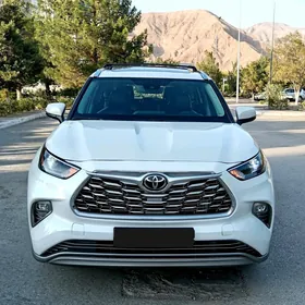 Toyota Highlander 2021