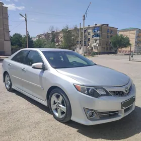 Toyota Camry 2013
