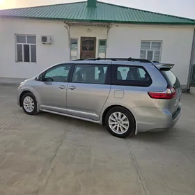 Toyota Sienna 2016