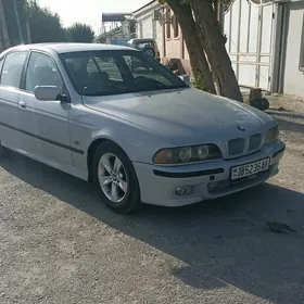 BMW E39 2000