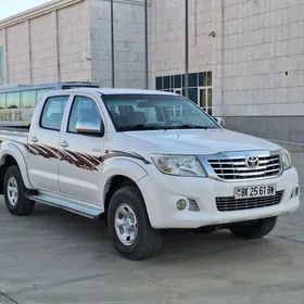 Toyota Hilux 2014
