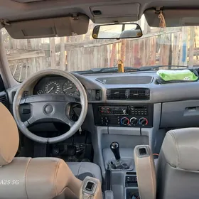 BMW 525 1993