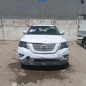 Nissan Pathfinder 2020