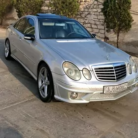 Mercedes-Benz E320 2003