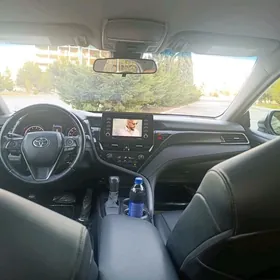 Toyota Camry 2021