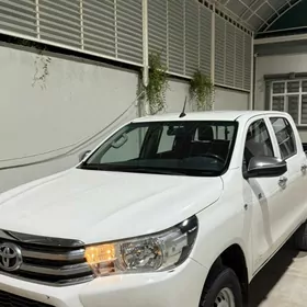 Toyota Hilux 2020