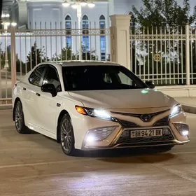 Toyota Camry 2021