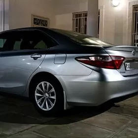 Toyota Camry 2017