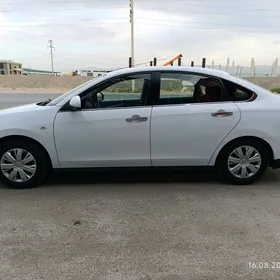 Nissan Almera 2015