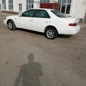 Toyota Camry 2000