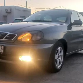 Daewoo Lanos 2001