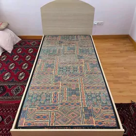 Кровать