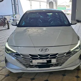 Hyundai Elantra 2022
